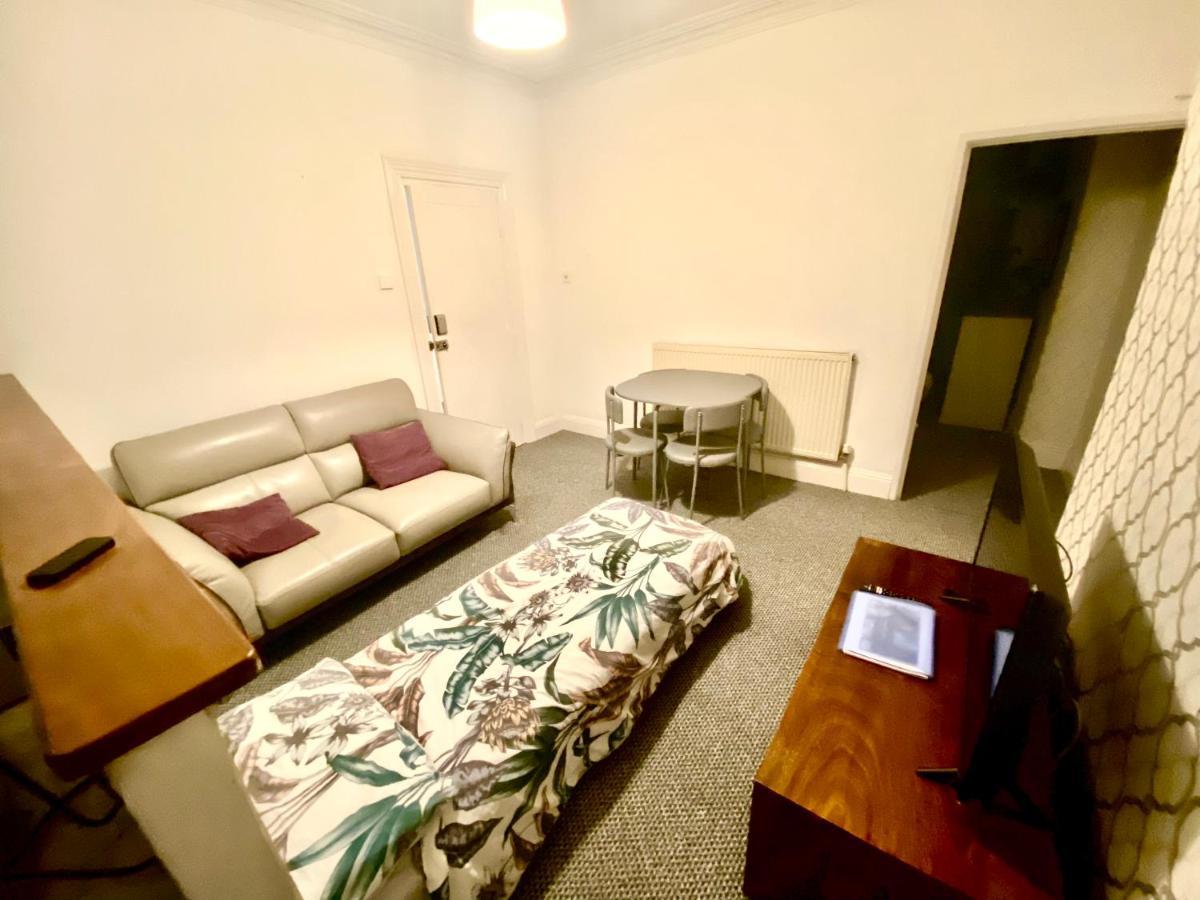 The Walnut Suite Lovely One Bedroom Flat In Stoke. Plymouth Dış mekan fotoğraf