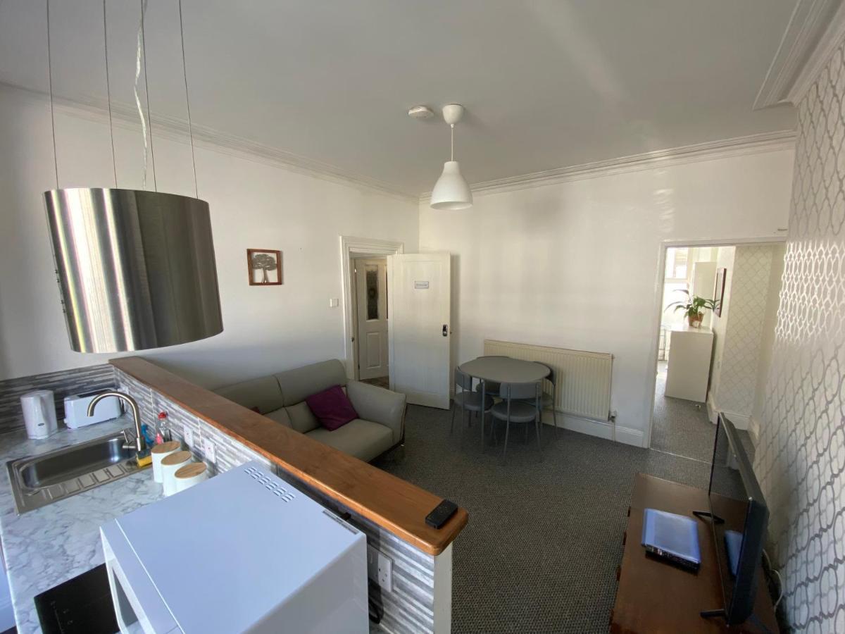 The Walnut Suite Lovely One Bedroom Flat In Stoke. Plymouth Dış mekan fotoğraf